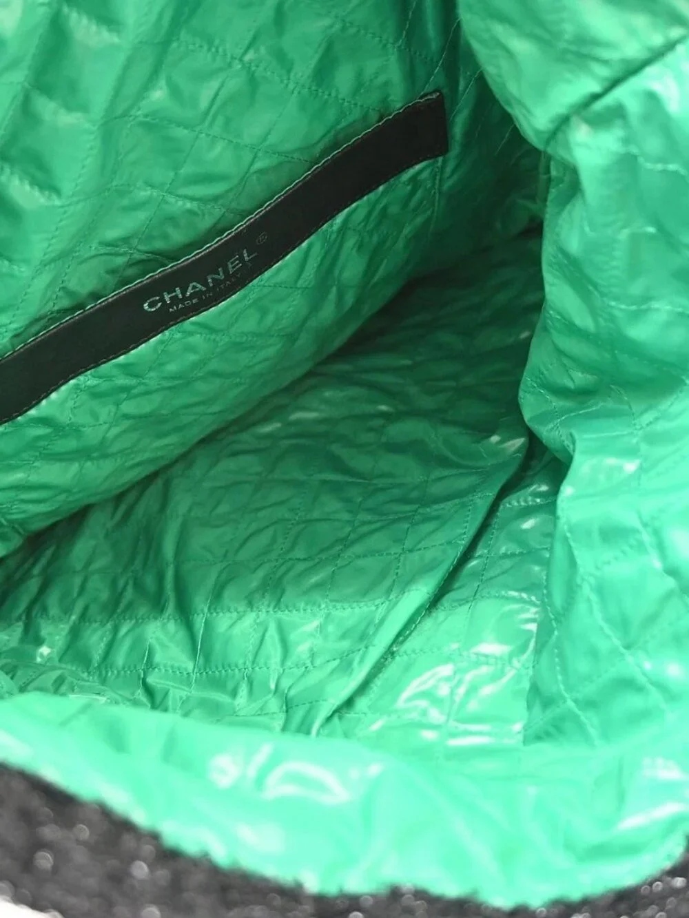 CHANEL 	w 	serial use